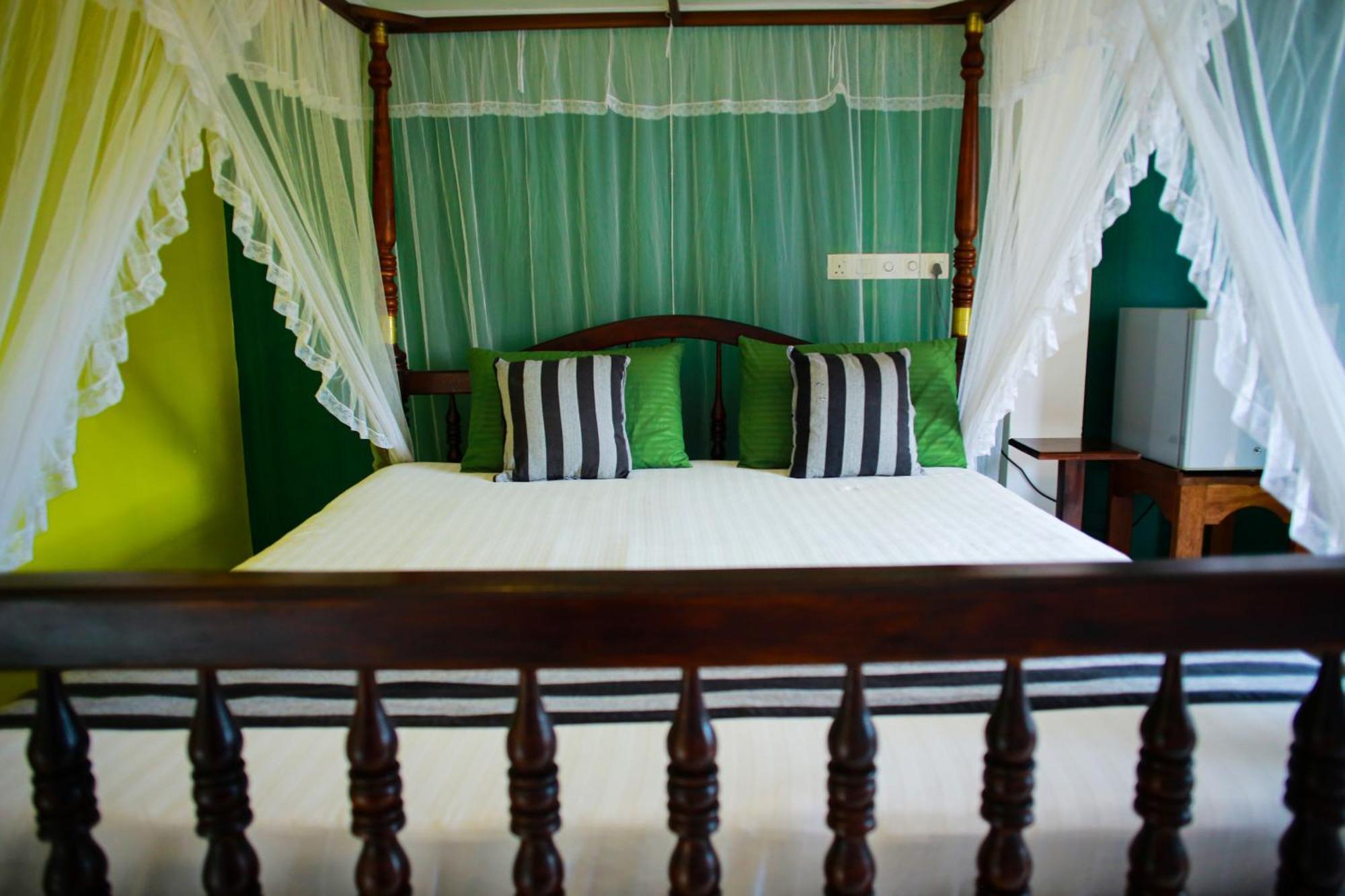 Isindu Sky Lodge Mirissa Extérieur photo